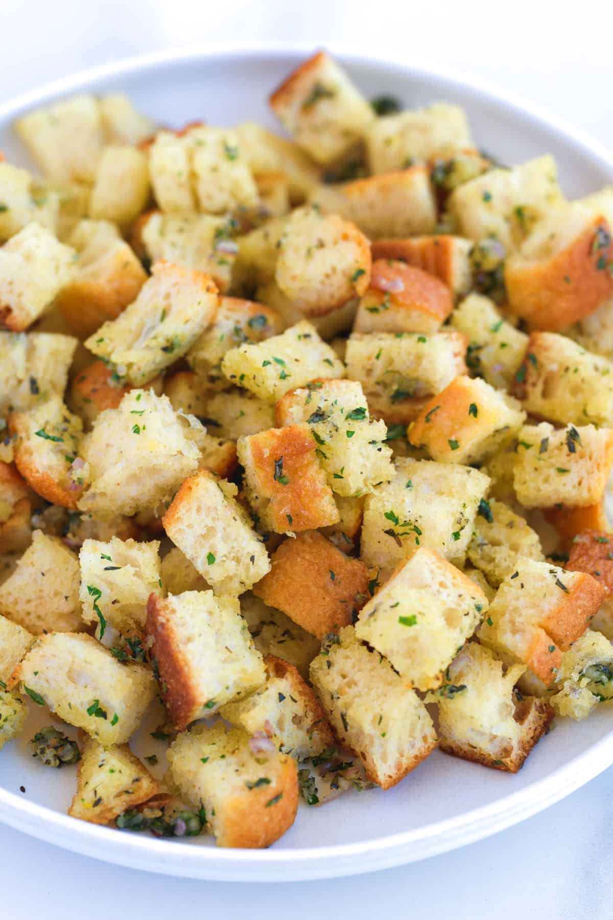 Perfect homemade croutons with garlic and herbs