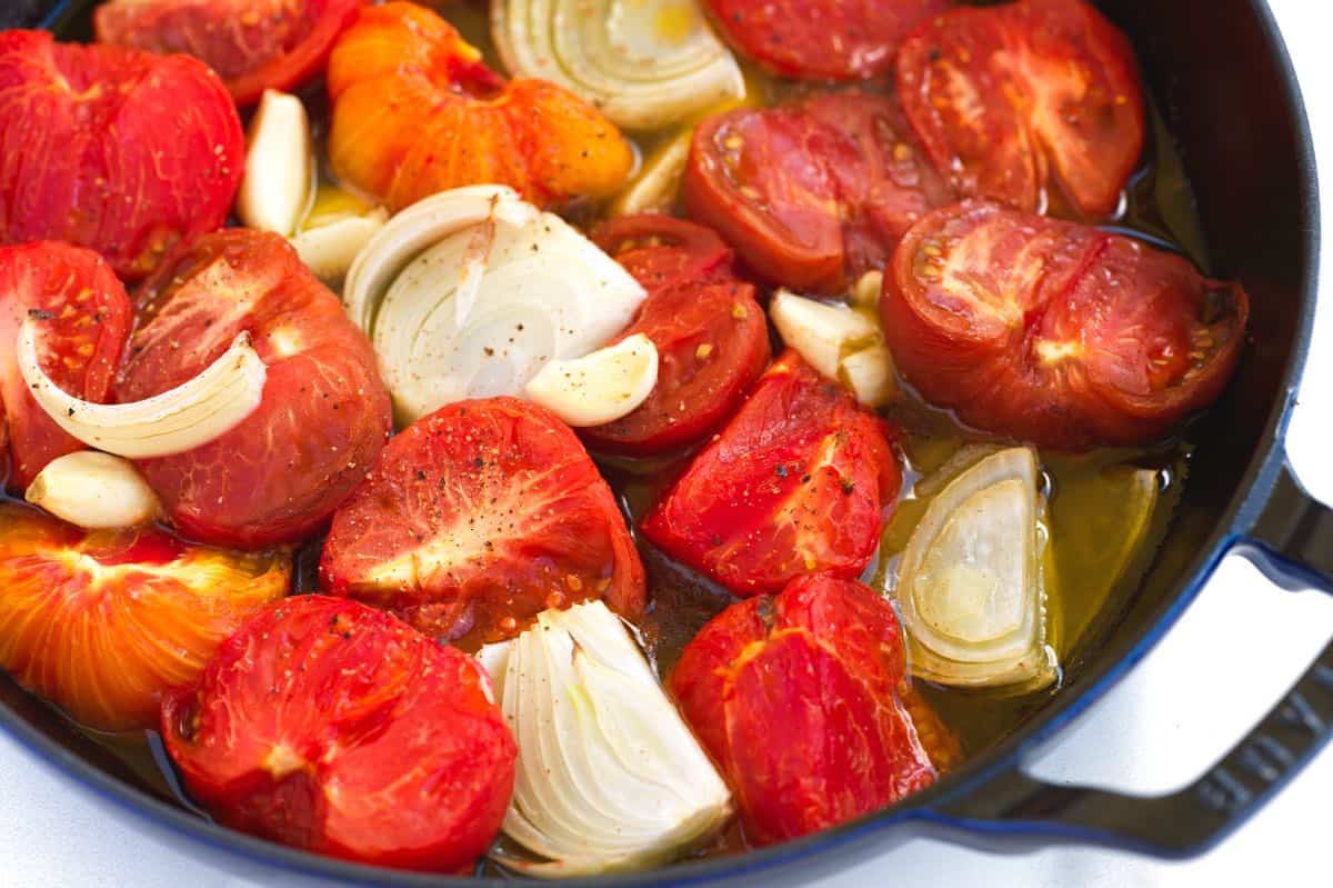 Lightly roasted tomatoes, onion and garlic