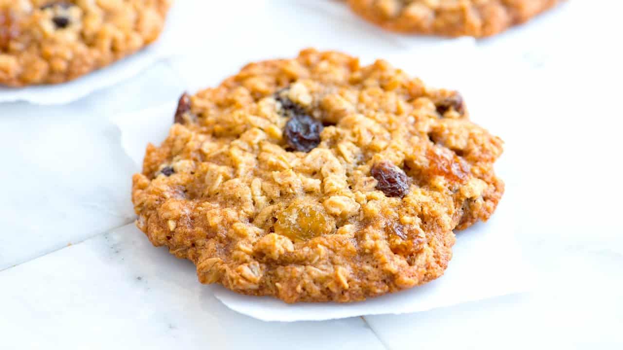 Chewy Oatmeal Raisin Cookies Video