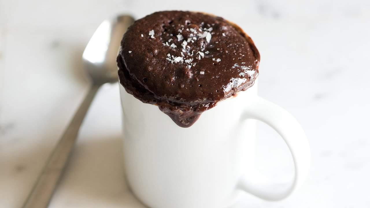 Easy mug dessert recipes (all made in the microwave!)