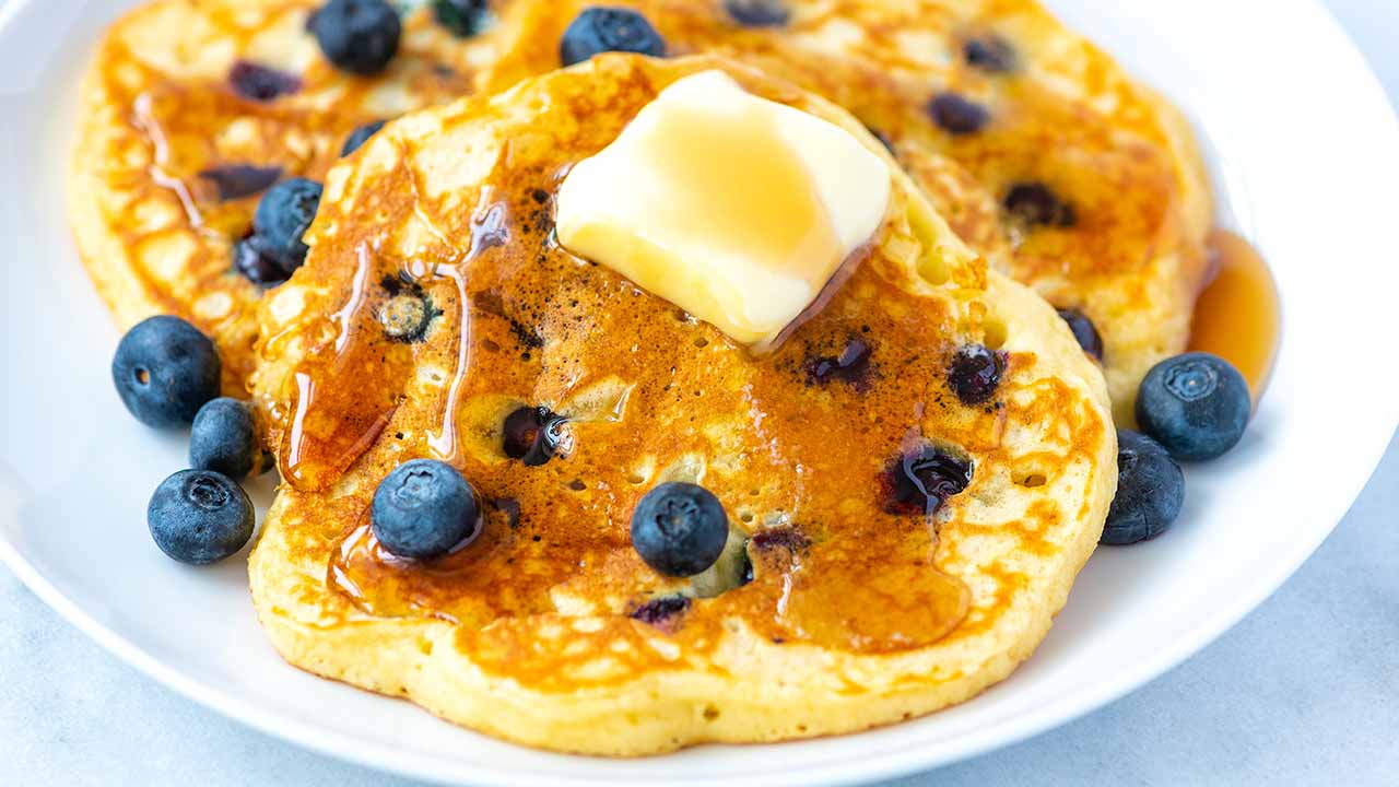 The Best Blueberry Pancakes From Scratch (Easy No-Fail Method)