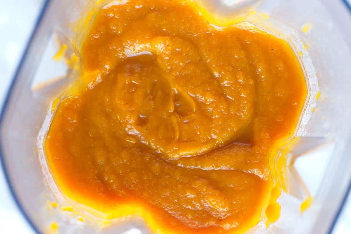 How to Make Pumpkin Butter: Blending pumpkin butter ingredients