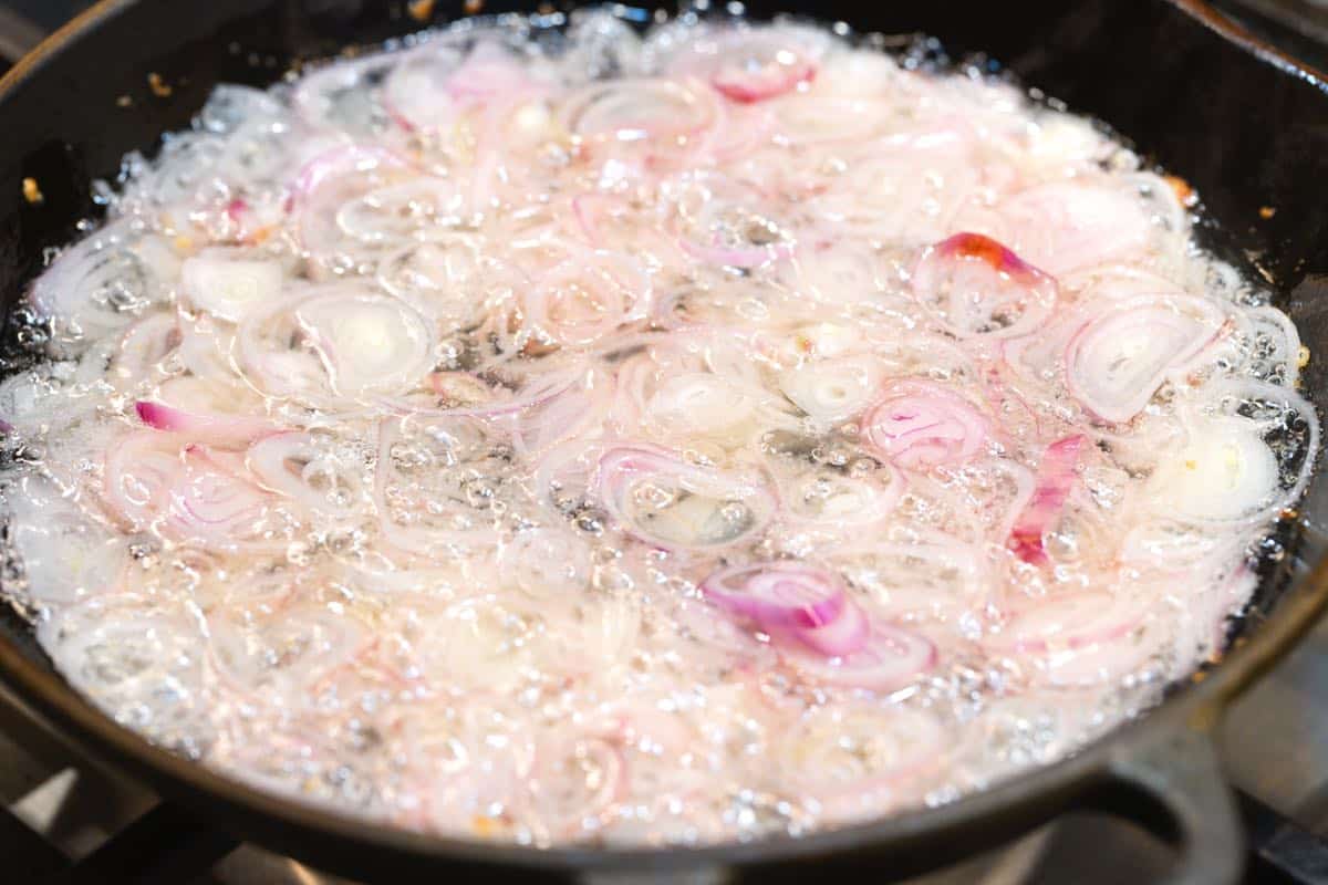 frying shallots in oil until crispy