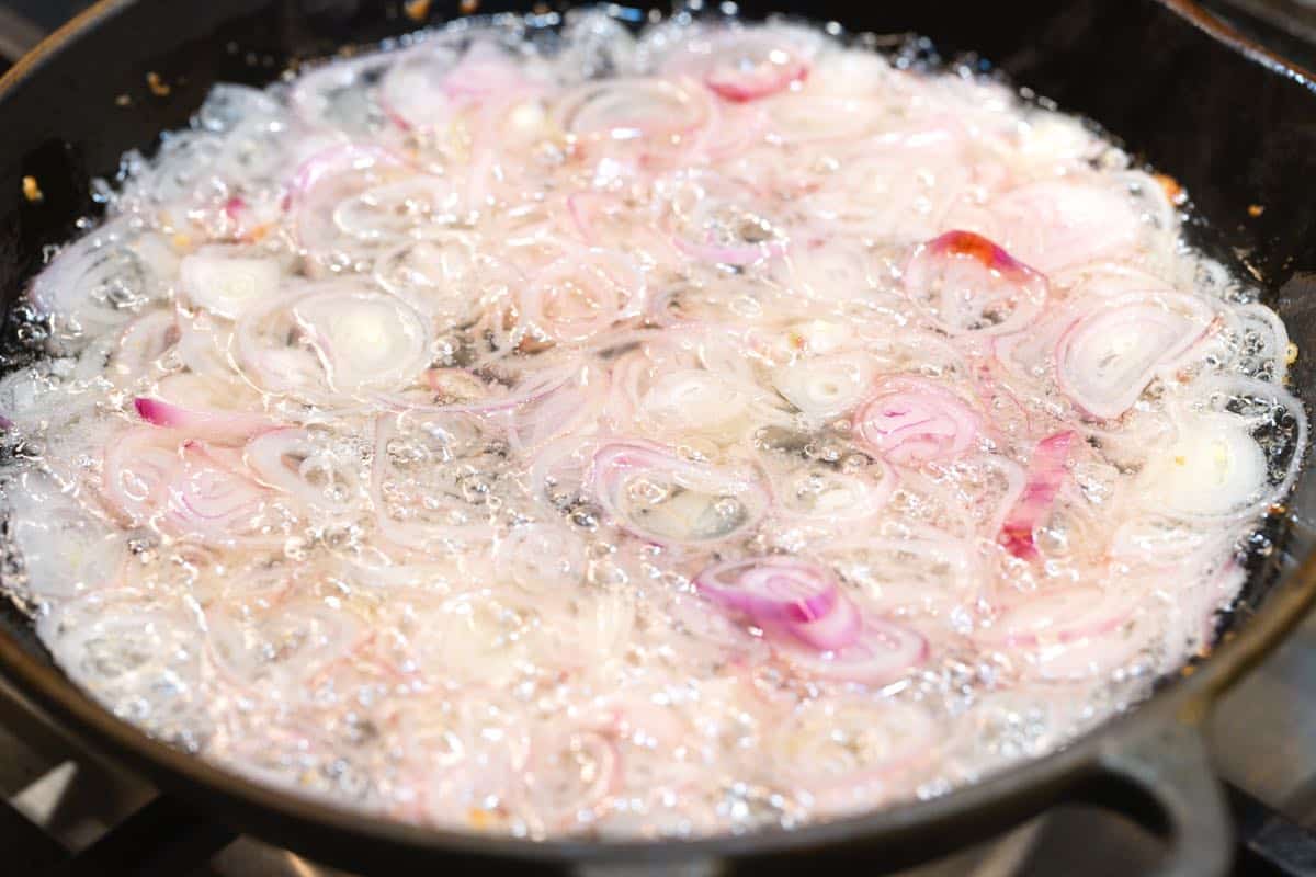How to Make Fried Shallots: frying shallots in oil until crispy