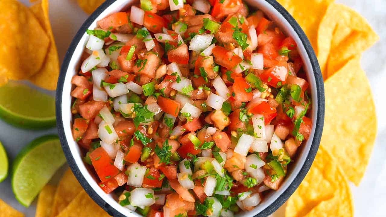 https://www.inspiredtaste.net/wp-content/uploads/2023/11/Easy-Pico-De-Gallo-Recipe-Video.jpg