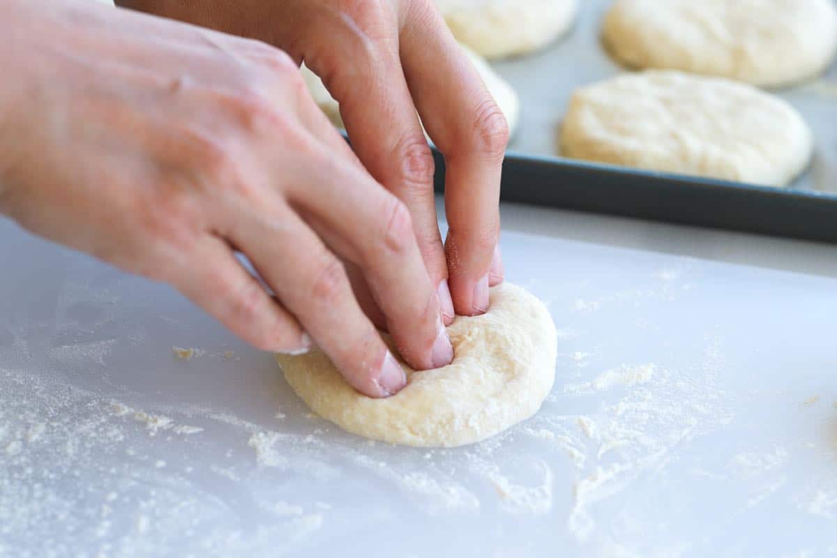 Forming English muffins