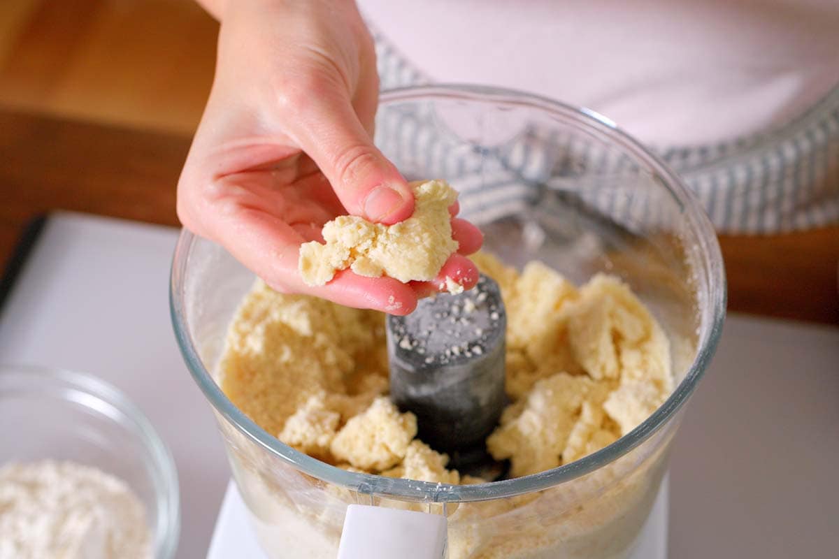 How to make pie crust 